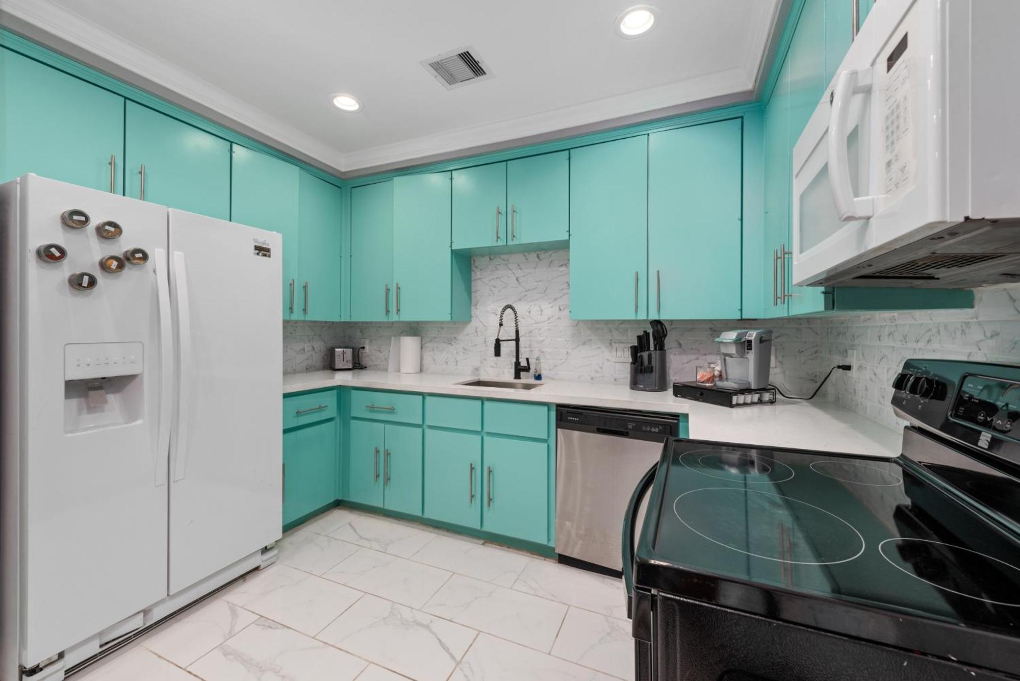 Apartment Spacious 2br With King Beds & Fully Equipped Kitchen *